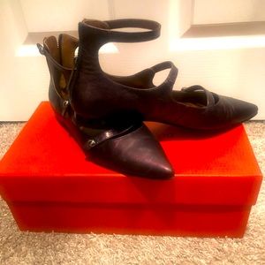 Shoe